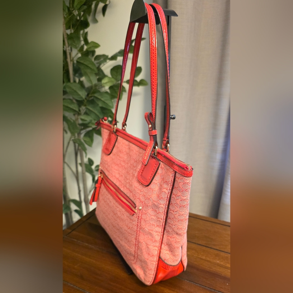 Coach Poppy Signature Oxford Tote in Tomato - Picture 10 of 10